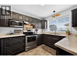 Living room - 726 Dunrobin Drive Unit# 1, Kamloops, BC V1S1X3 Photo 8