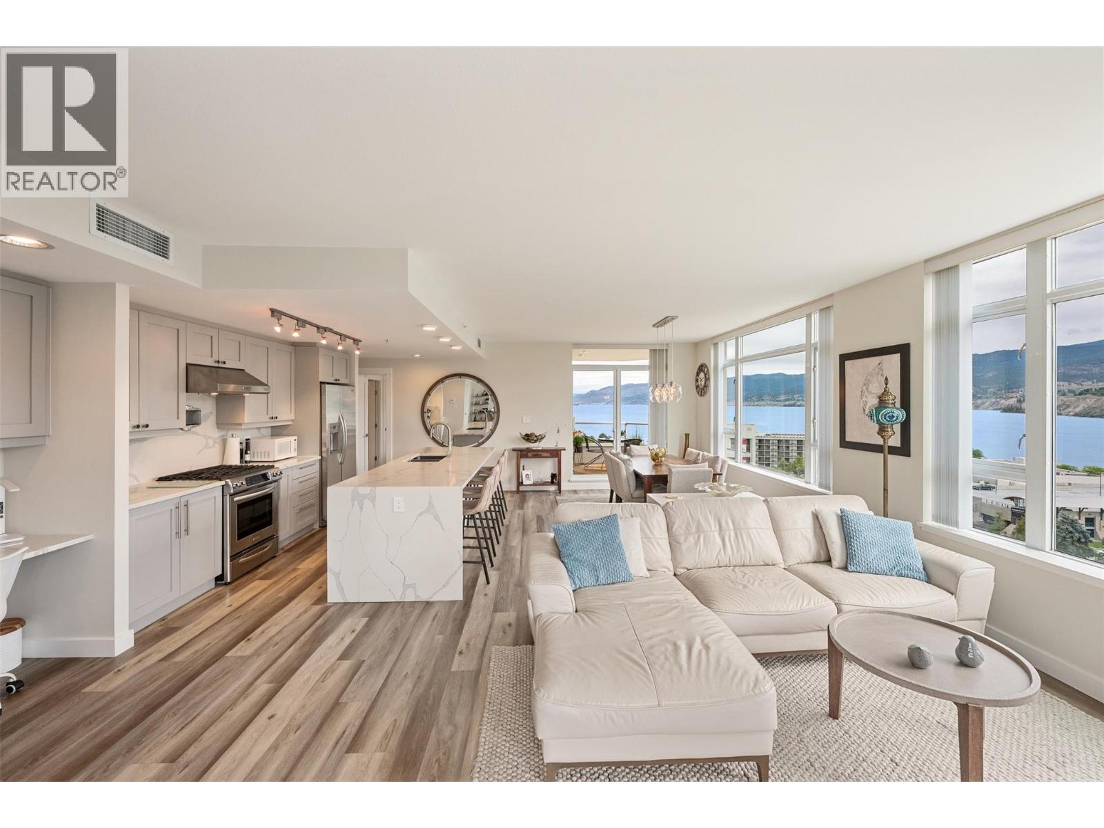 #1204 75 Martin Street - 12