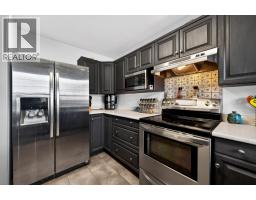 Living room - 726 Dunrobin Drive Unit# 1, Kamloops, BC V1S1X3 Photo 9