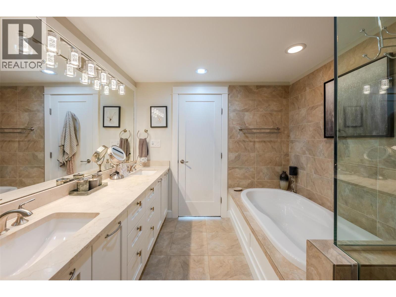 #1204 75 Martin Street - 23