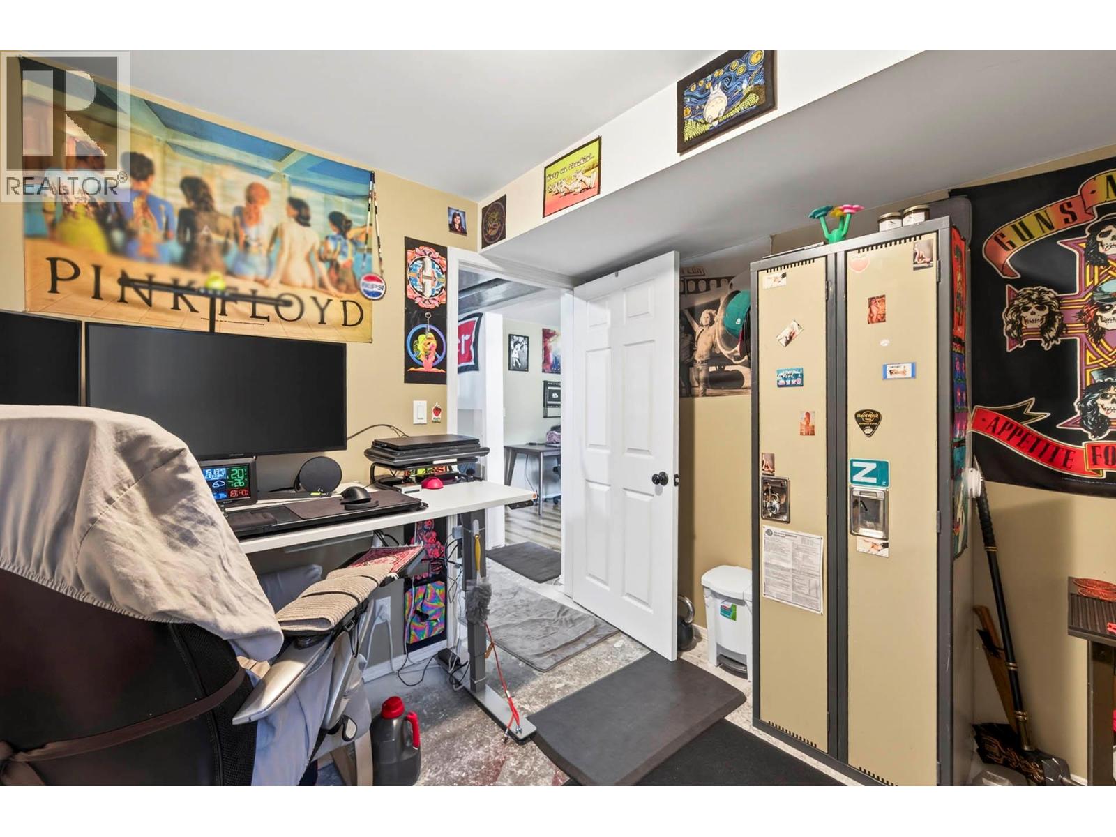 509 Clearwater Valley Road - 26