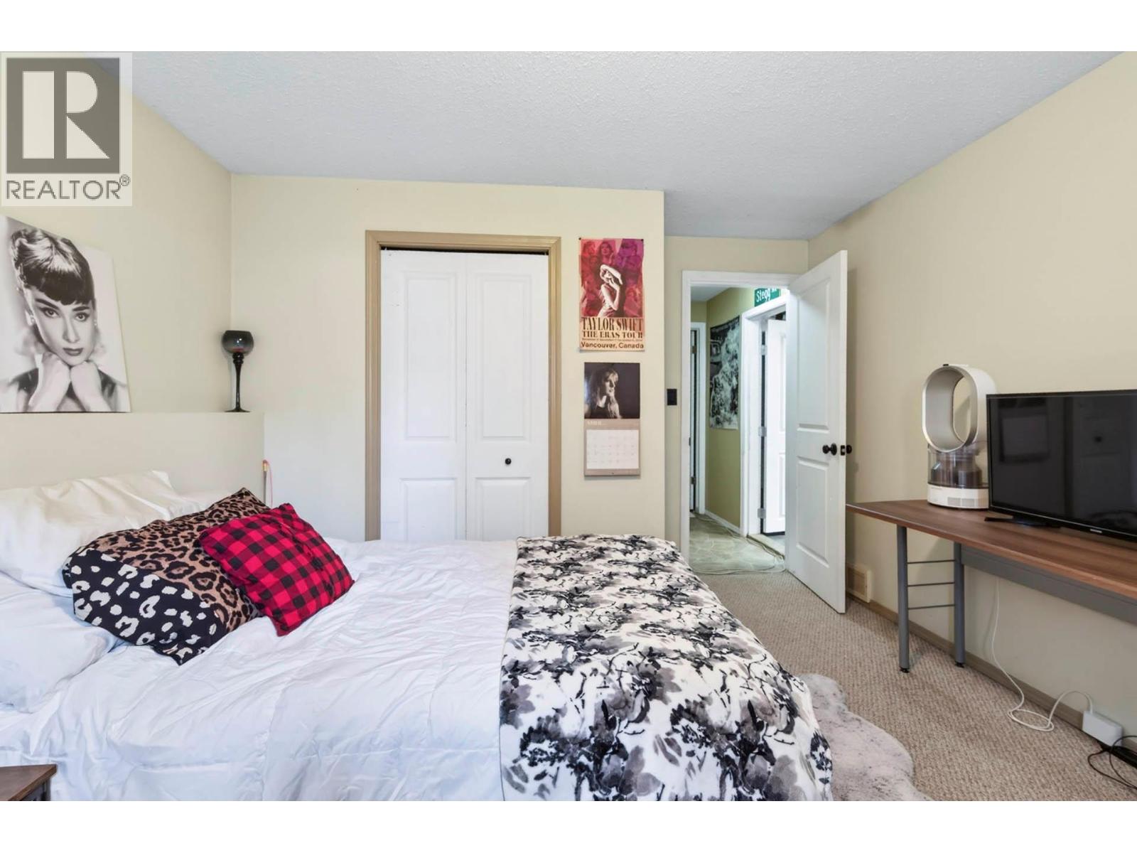 509 Clearwater Valley Road - 24