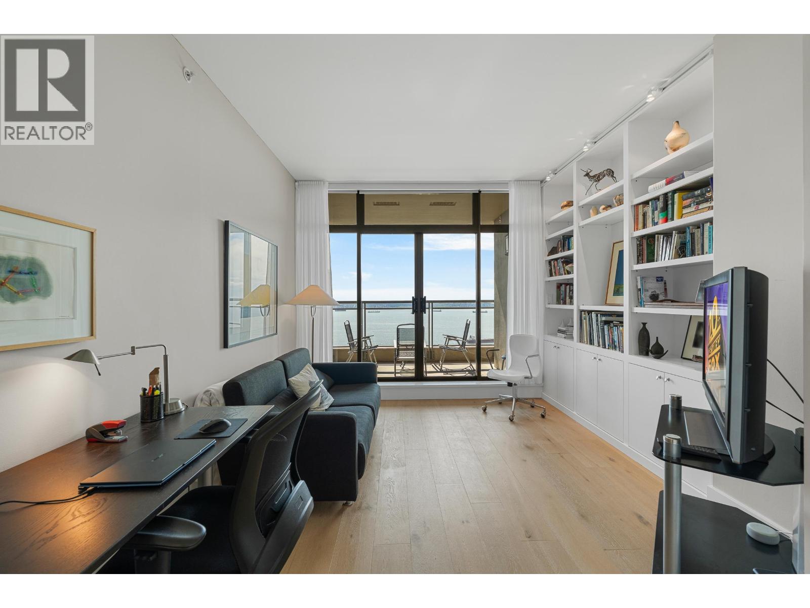 1402 3355 CYPRESS PLACE, West Vancouver