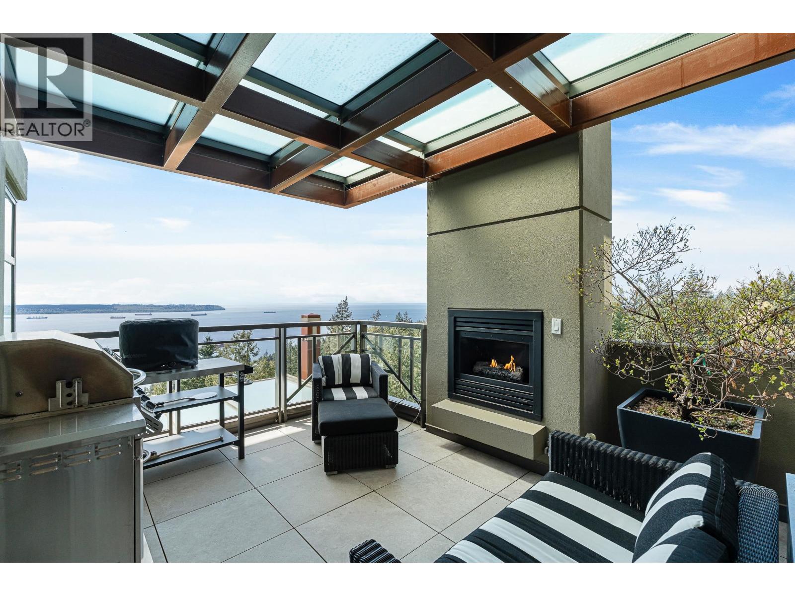 1402 3355 CYPRESS PLACE, West Vancouver
