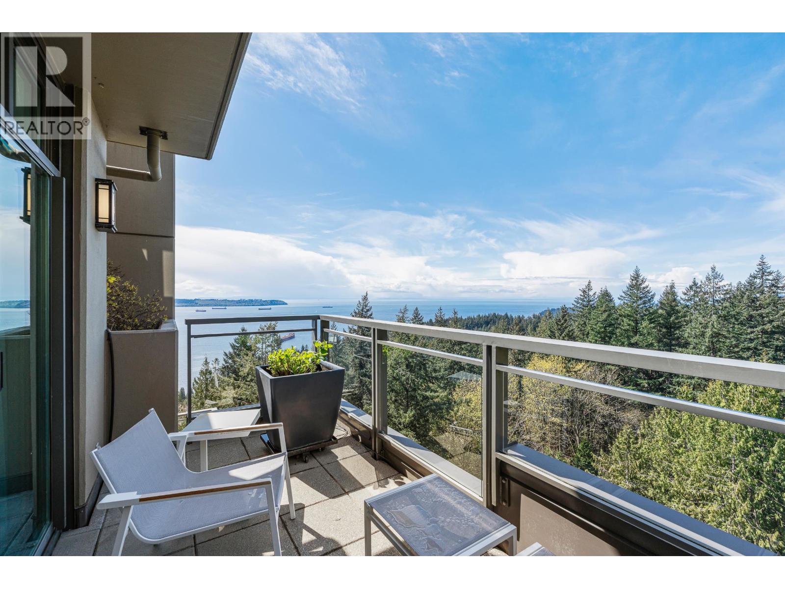 1402 3355 CYPRESS PLACE, West Vancouver