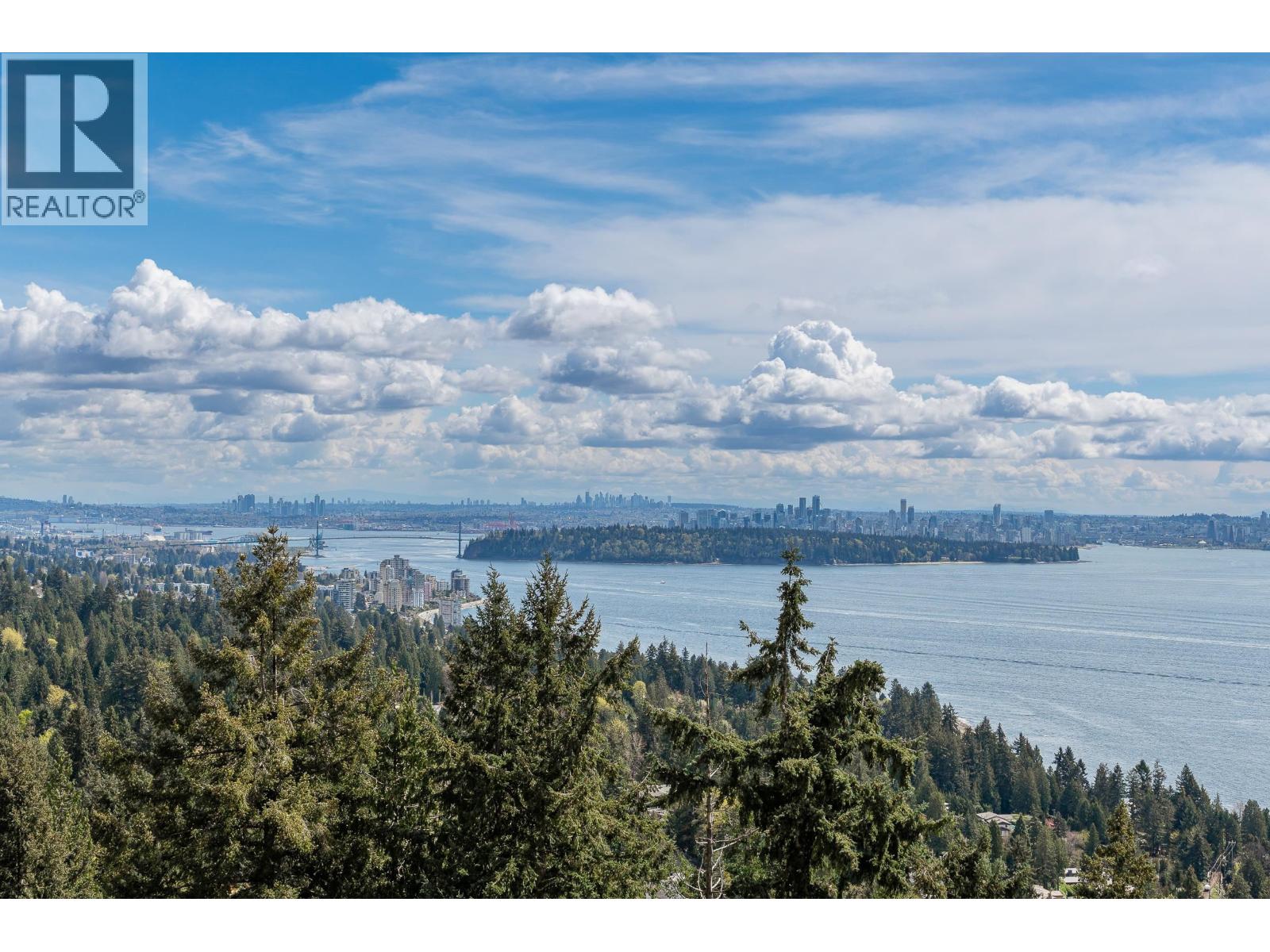 1402 3355 CYPRESS PLACE, West Vancouver