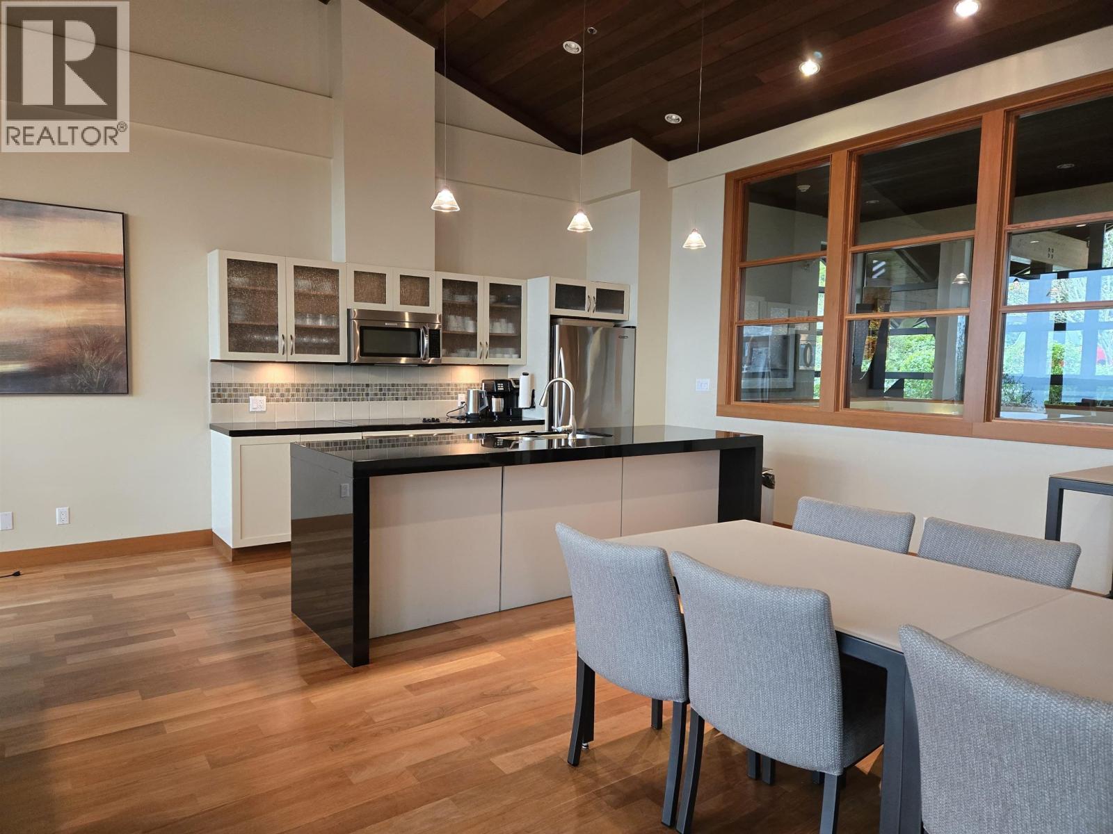 1402 3355 CYPRESS PLACE, West Vancouver