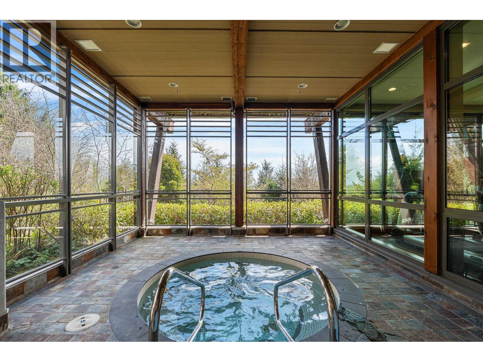 1402 3355 CYPRESS PLACE, West Vancouver