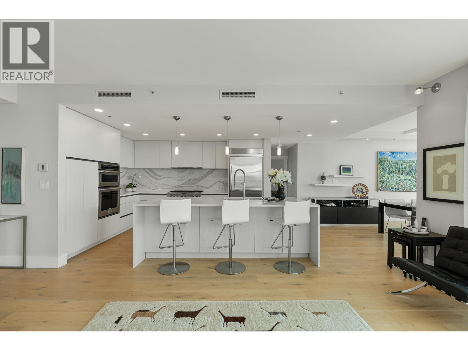 1402 3355 CYPRESS PLACE, West Vancouver