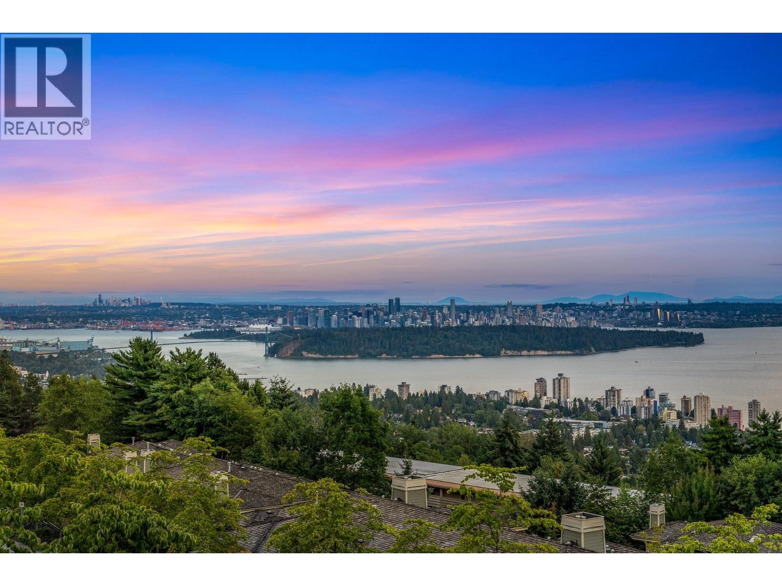 2456 CARR LANE, West Vancouver