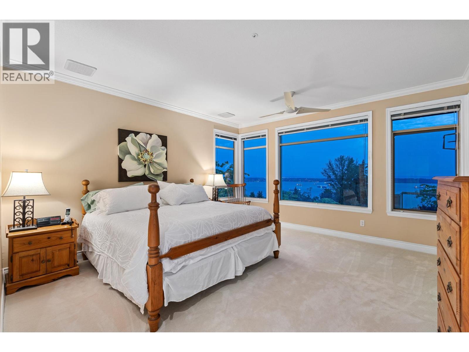 2456 CARR LANE, West Vancouver