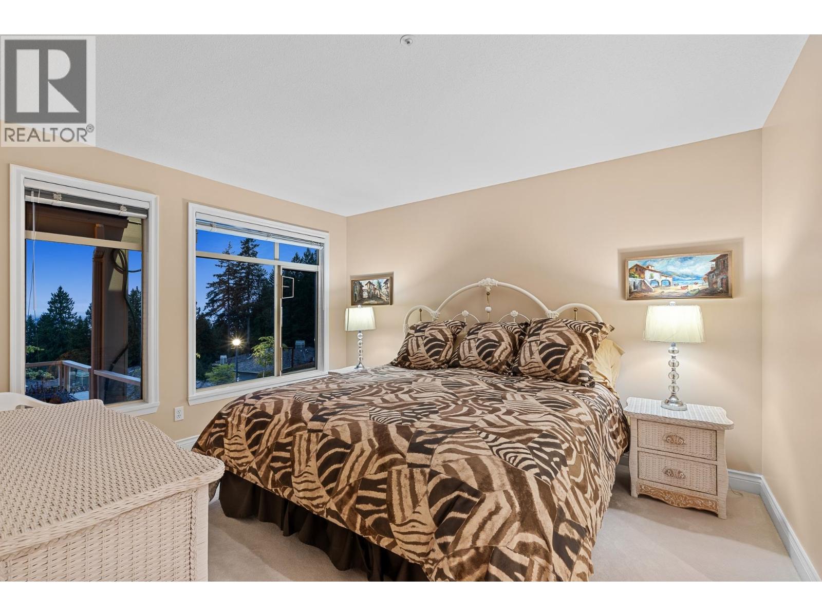 2456 CARR LANE, West Vancouver