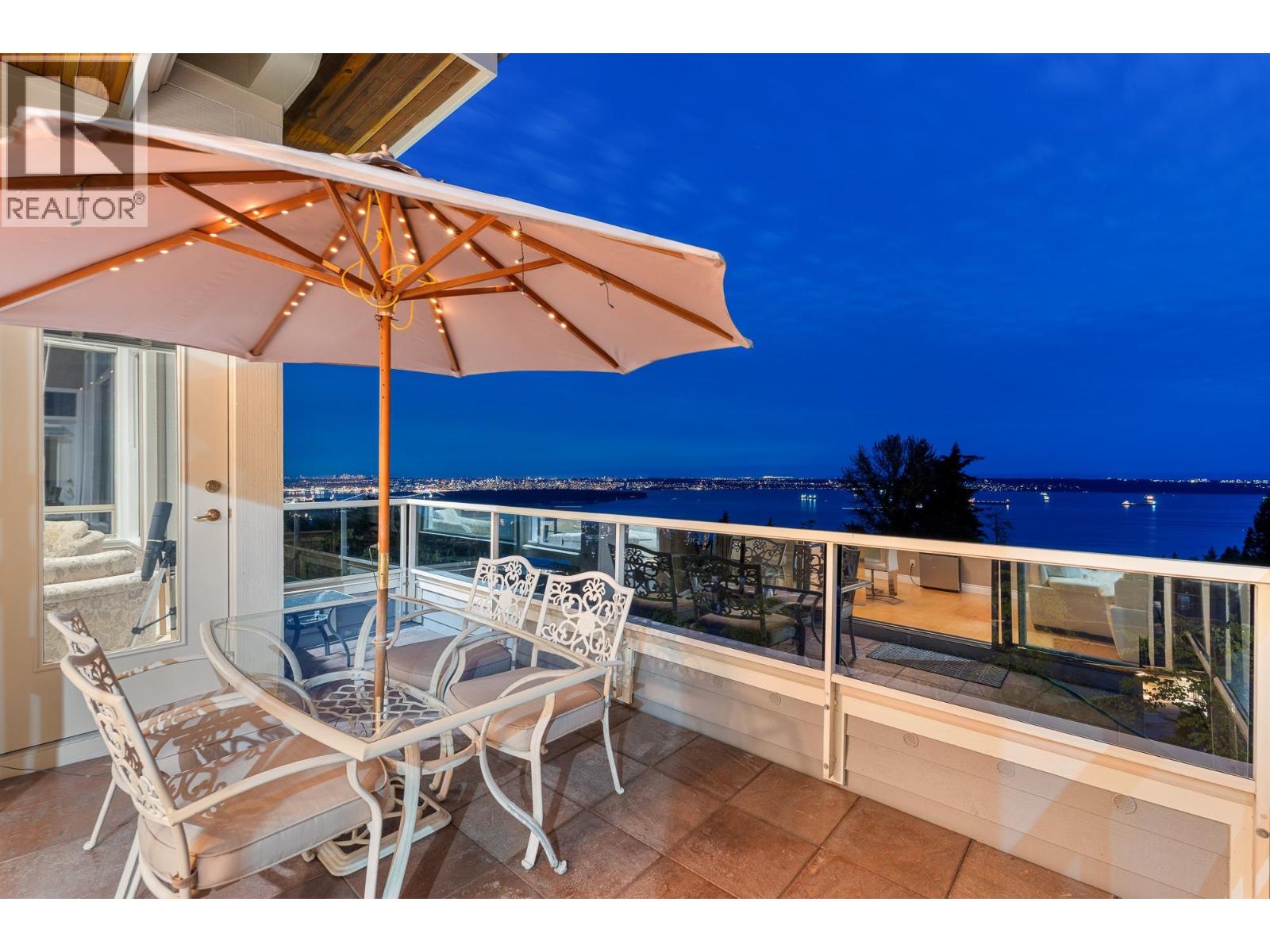 2456 CARR LANE, West Vancouver