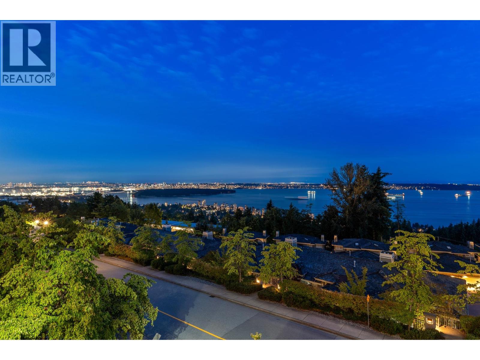 2456 CARR LANE, West Vancouver