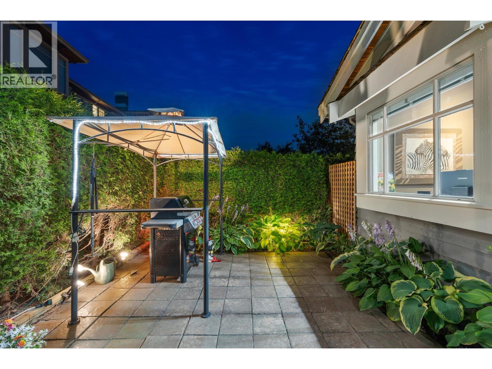 2456 CARR LANE, West Vancouver