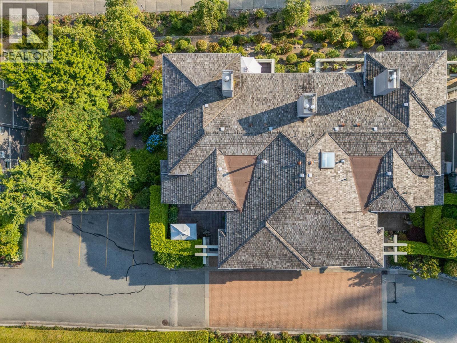 2456 CARR LANE, West Vancouver
