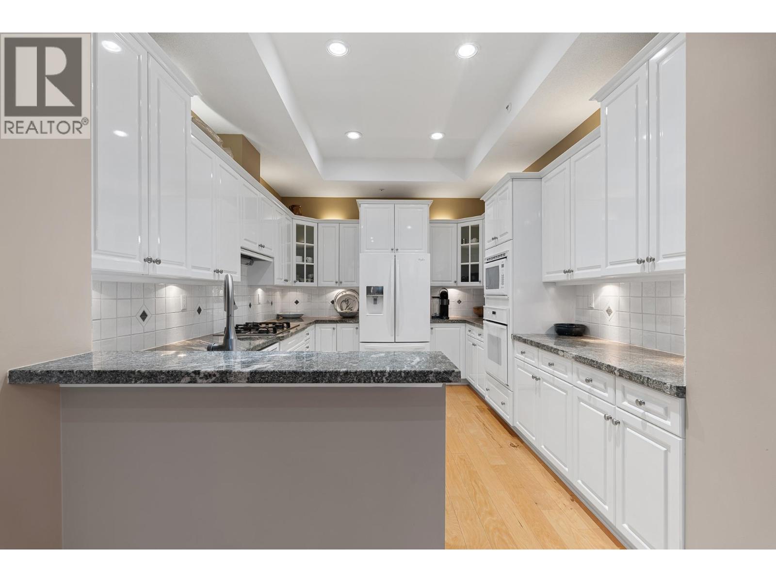 2456 CARR LANE, West Vancouver