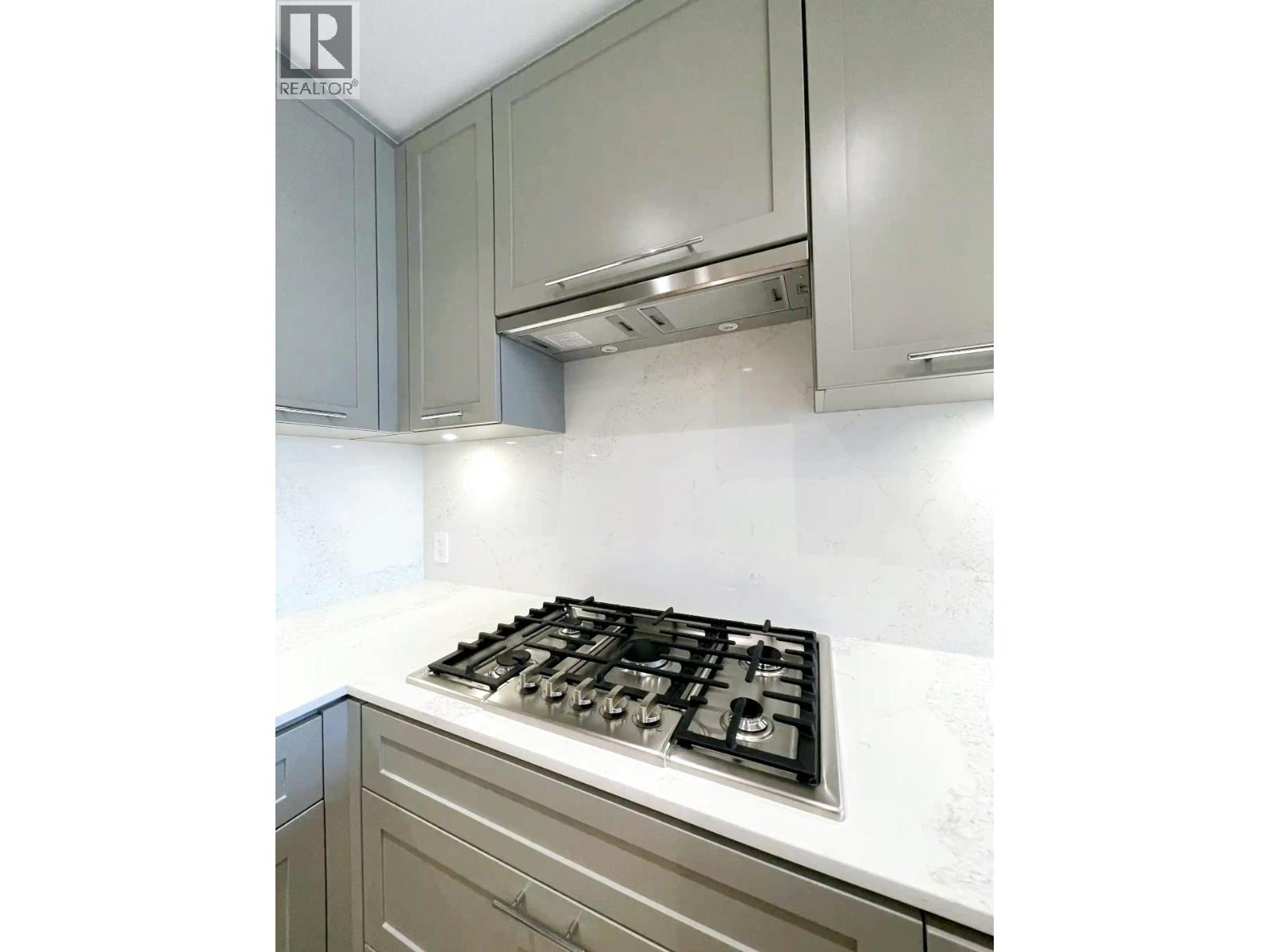 4352 HASTINGS STREET — photo 4