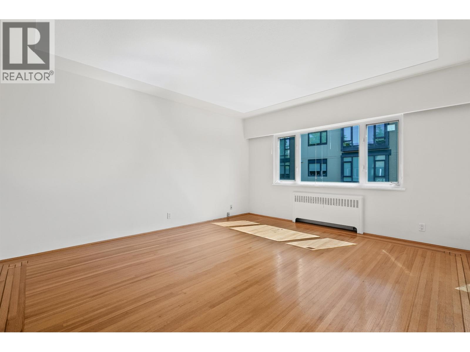 2 Bed, 2 Bath House for Sale in Vancouver – 8 2296 W 39TH AVENUE, Vancouver – MLS# R3147867 - Image 6