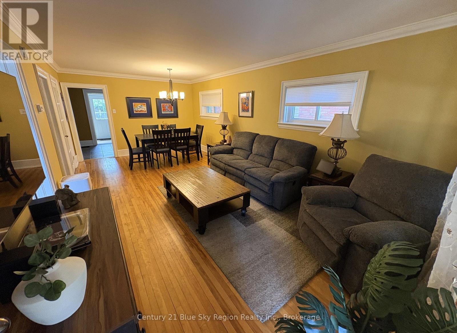 468 KING STREET W - 8