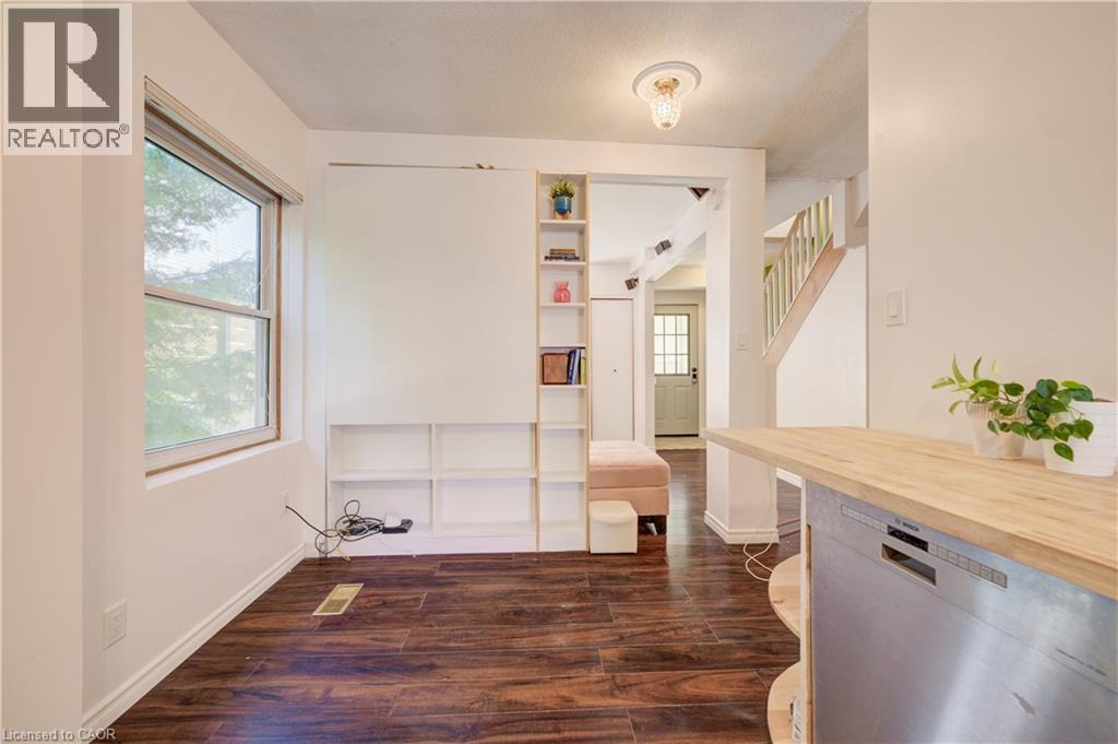 127 HENDERSON Street - 11