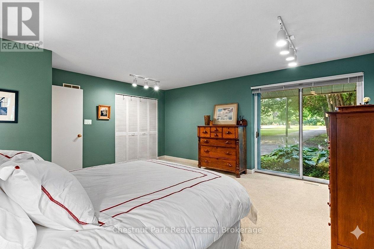 403123 GREY 4 ROAD - 29