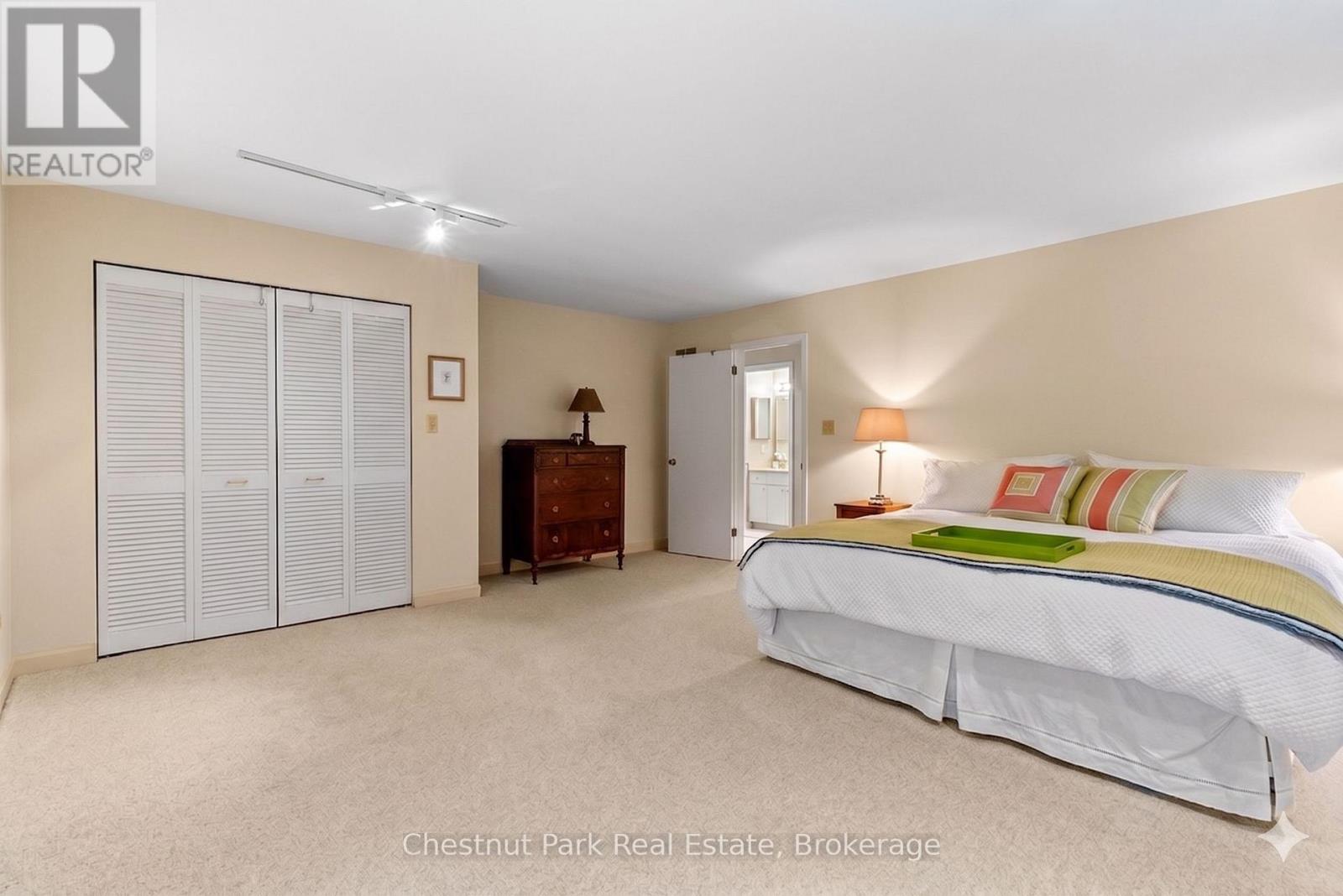 403123 GREY 4 ROAD - 30