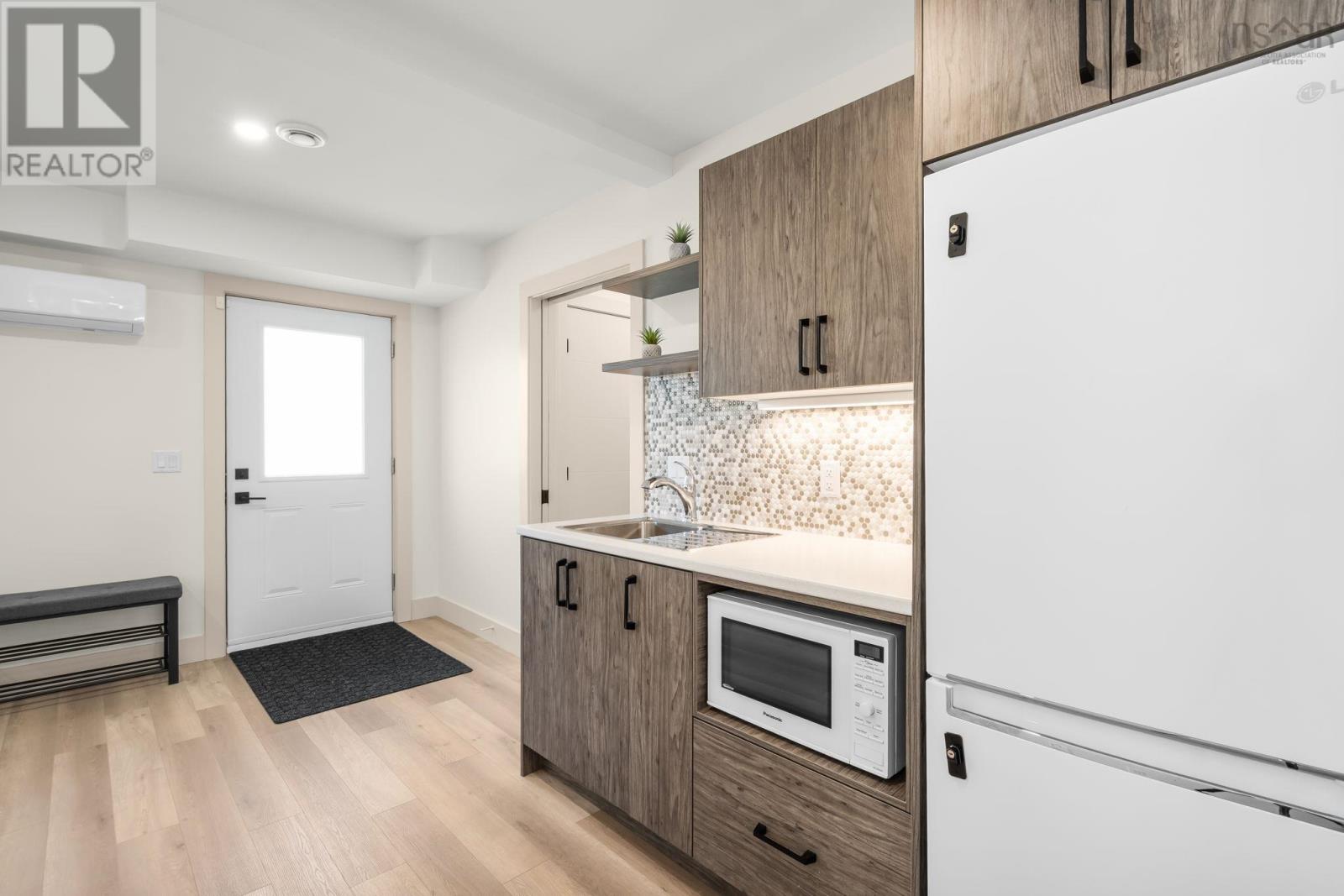 180 Lewis Drive - 23