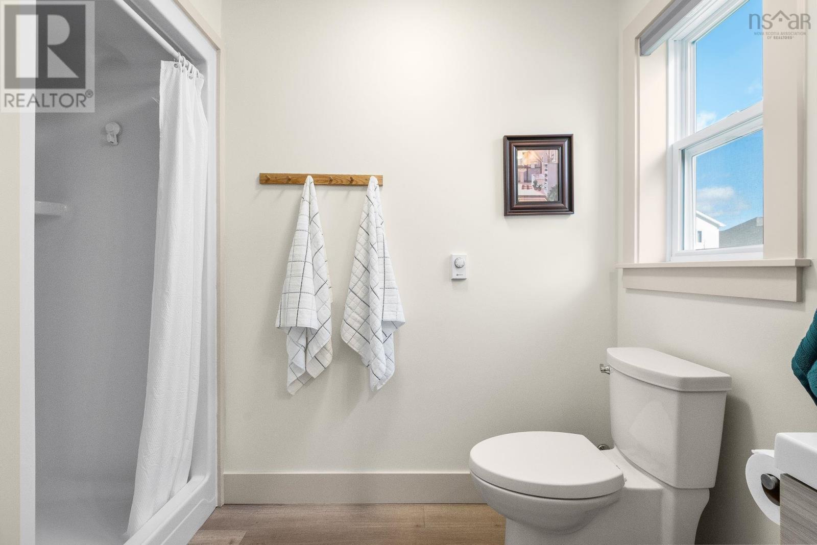 180 Lewis Drive - 21