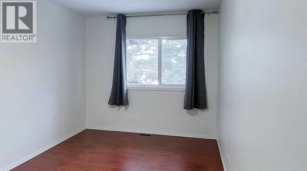 #20 5215 6 Avenue - 12