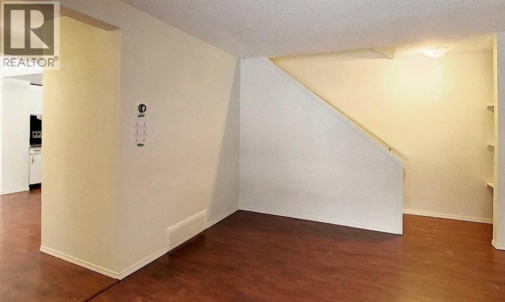 #20 5215 6 Avenue - 3