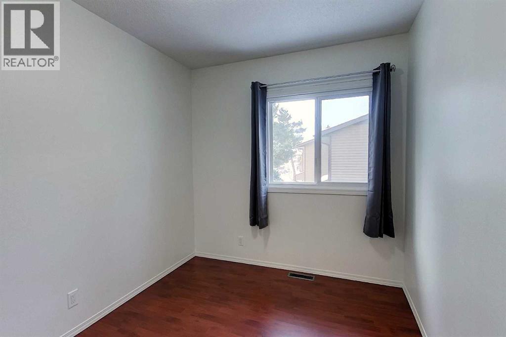 #20 5215 6 Avenue - 14