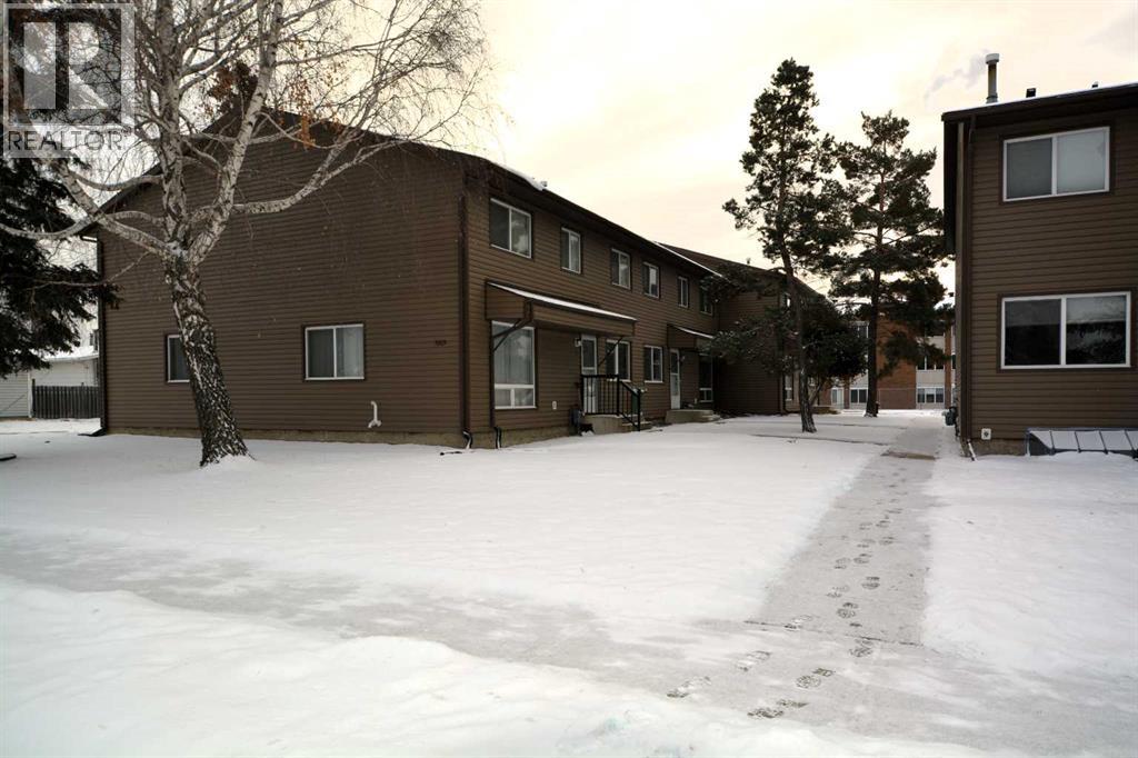#20 5215 6 Avenue - 25