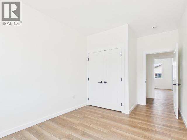 #102 5191 MANSON AVE - 22