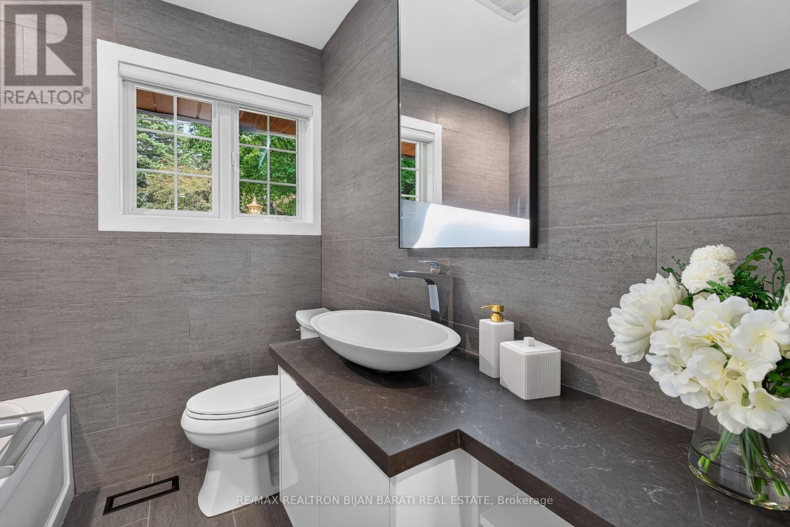 53 SUMNER HEIGHTS DRIVE - 24