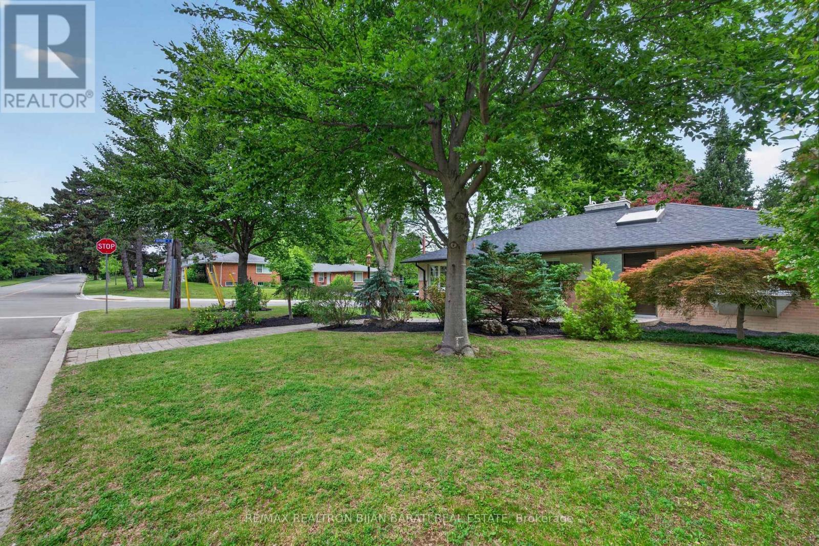 53 SUMNER HEIGHTS DRIVE - 44