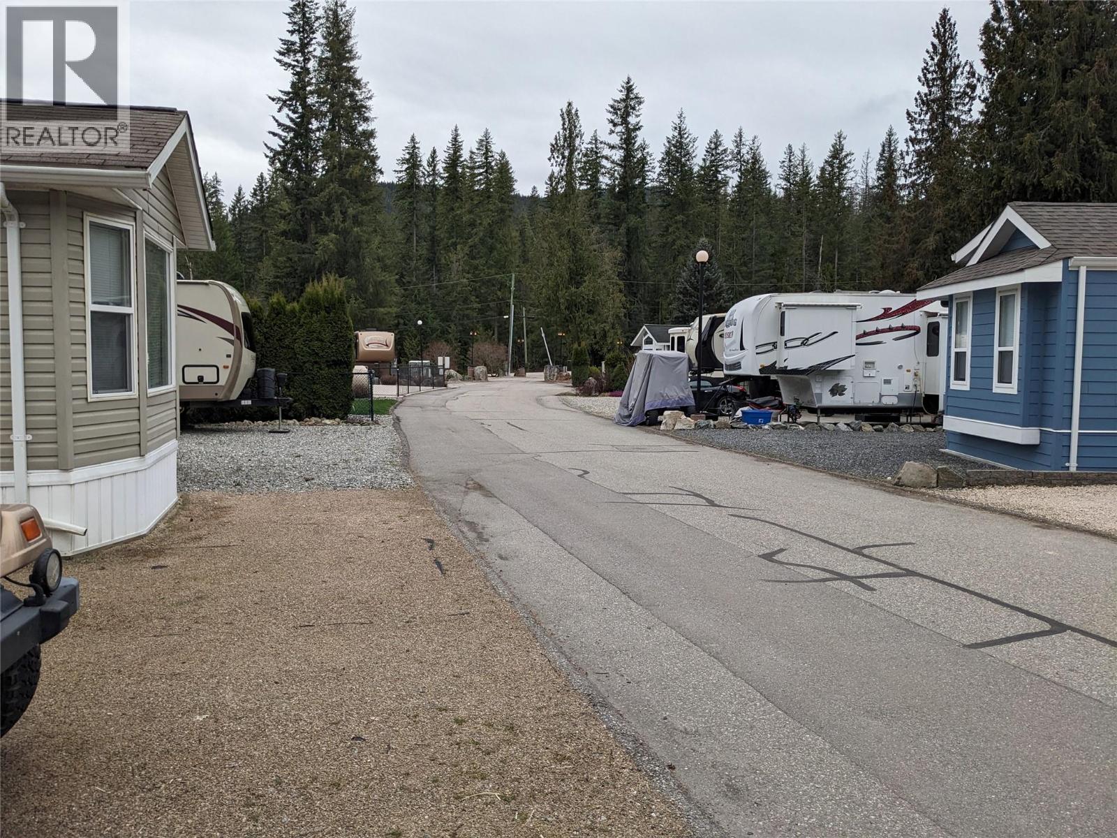 #55 3303 Mabel Lake Road - 43