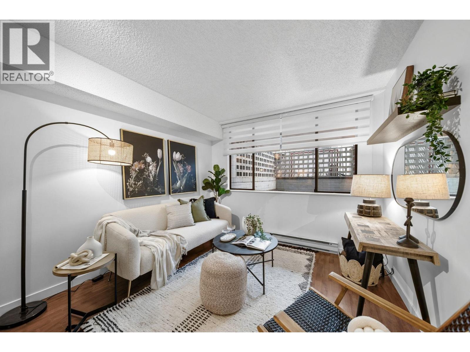 201 1270 ROBSON STREET