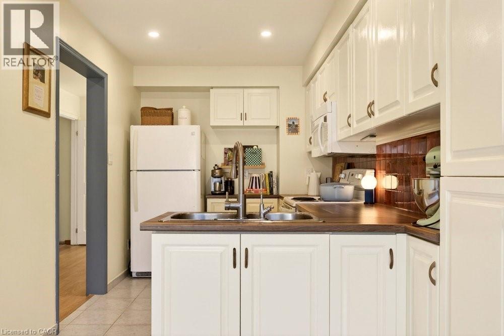 #20 10 HUNTINGWOOD Avenue - 12