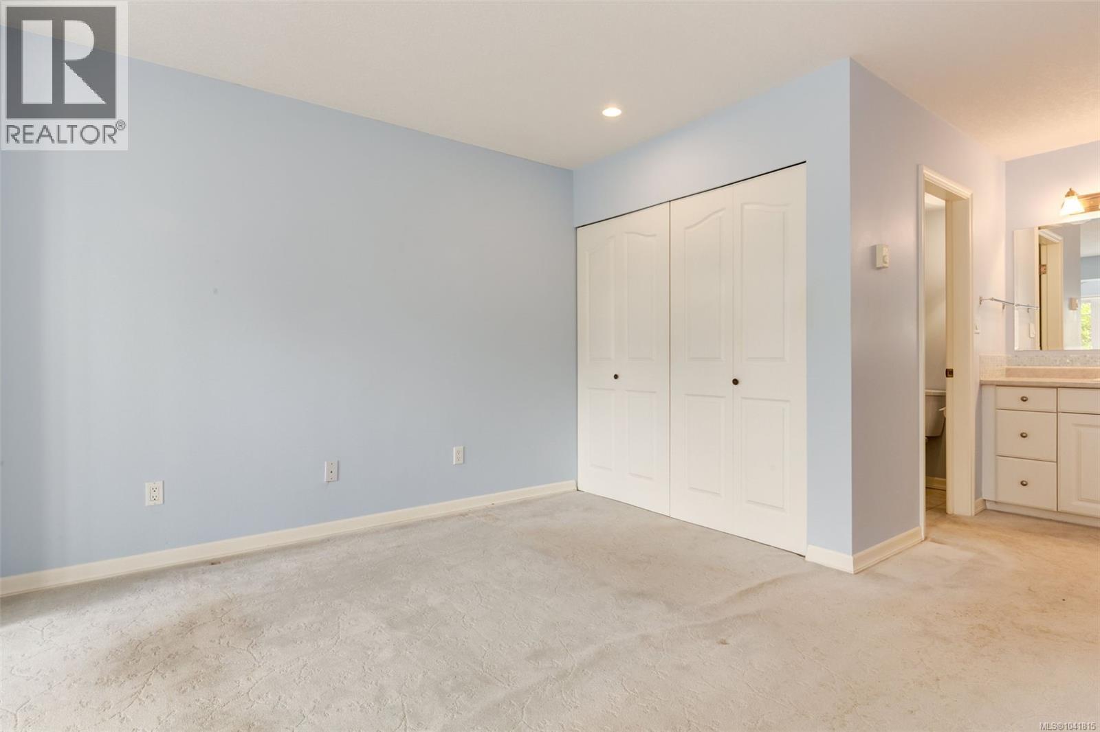 #7 570 Crescent Rd W - 18