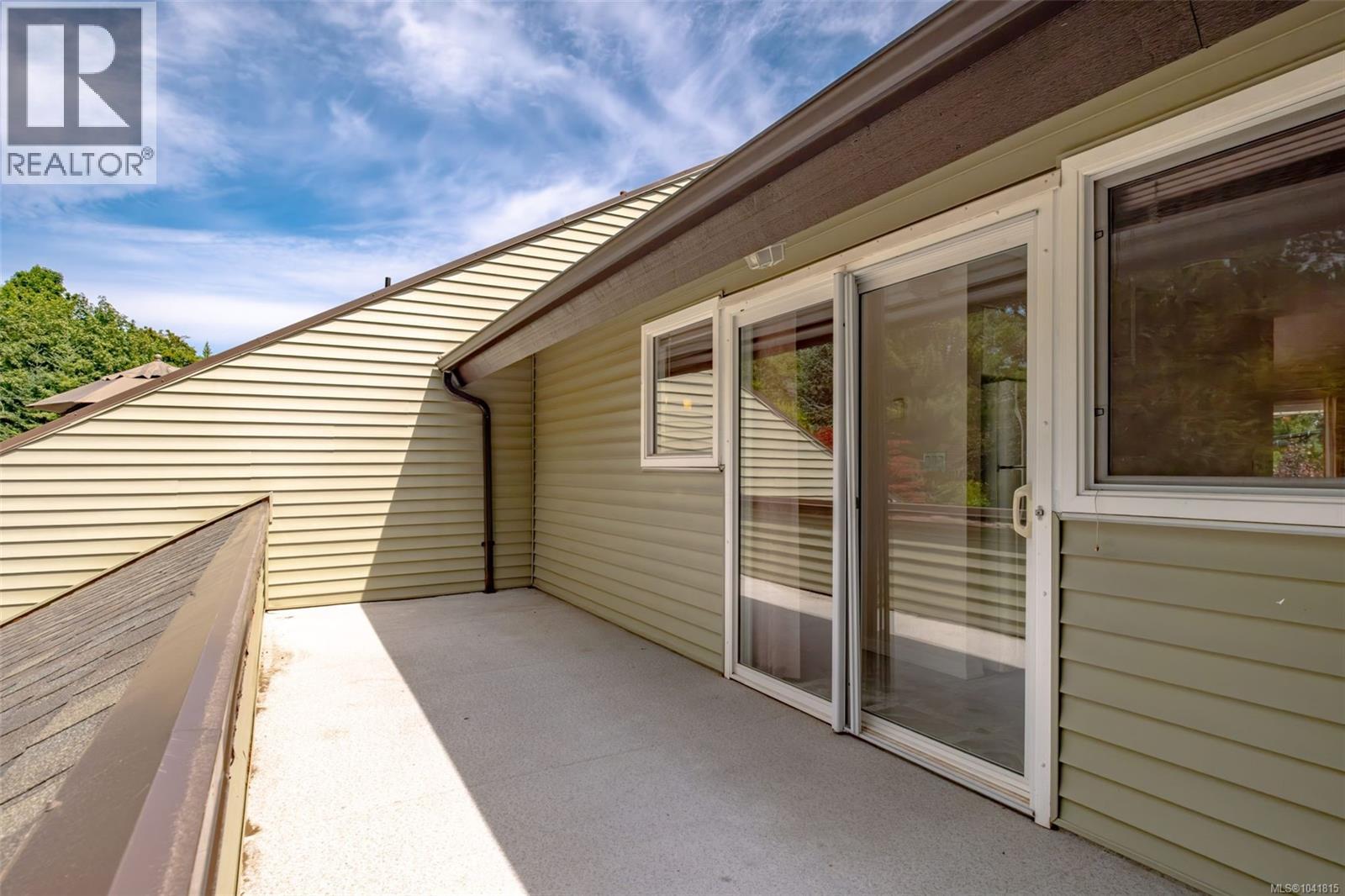#7 570 Crescent Rd W - 29