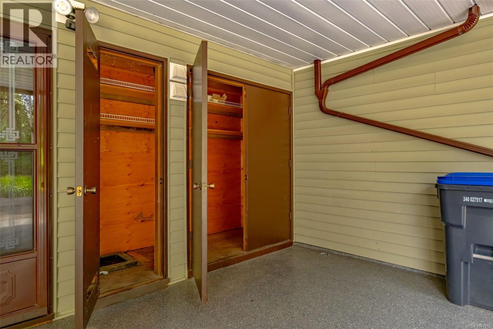#7 570 Crescent Rd W - 38