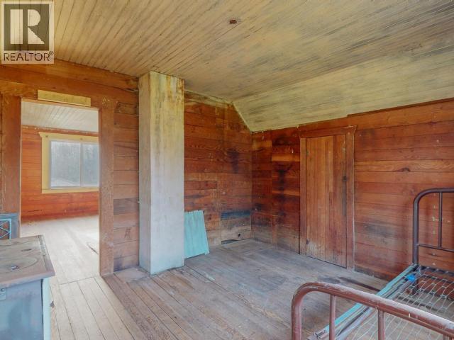 5875 FRASER STREET, Powell River
