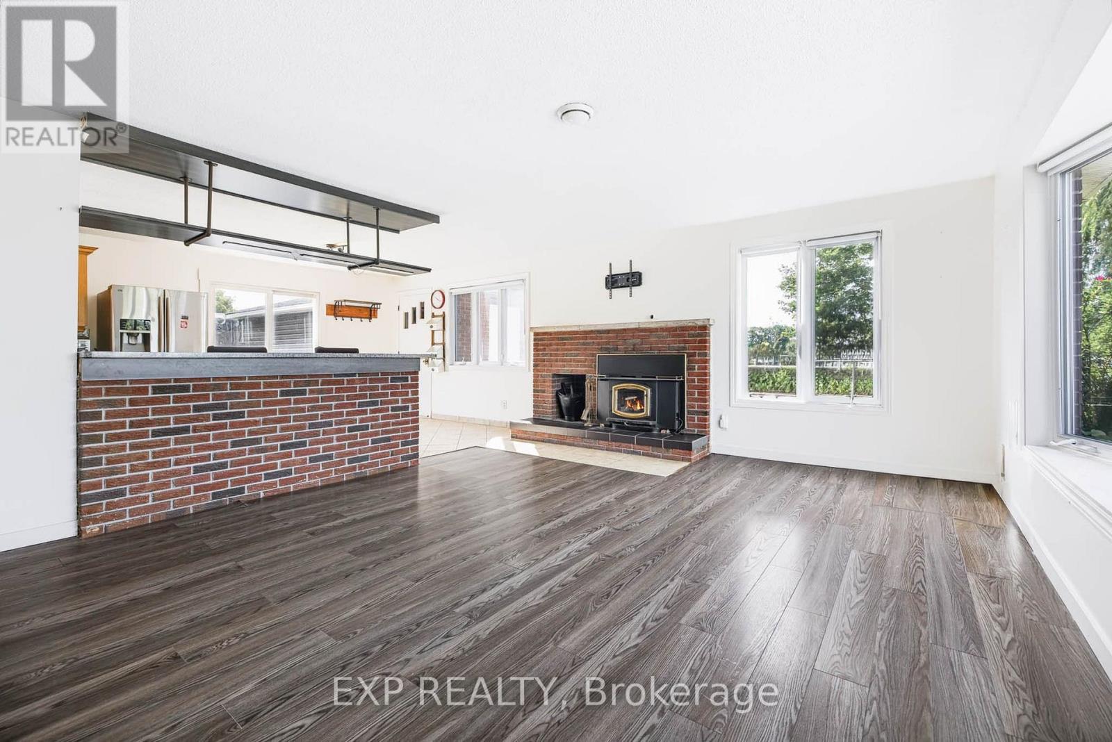 7389 BOUNDARY ROAD - 11