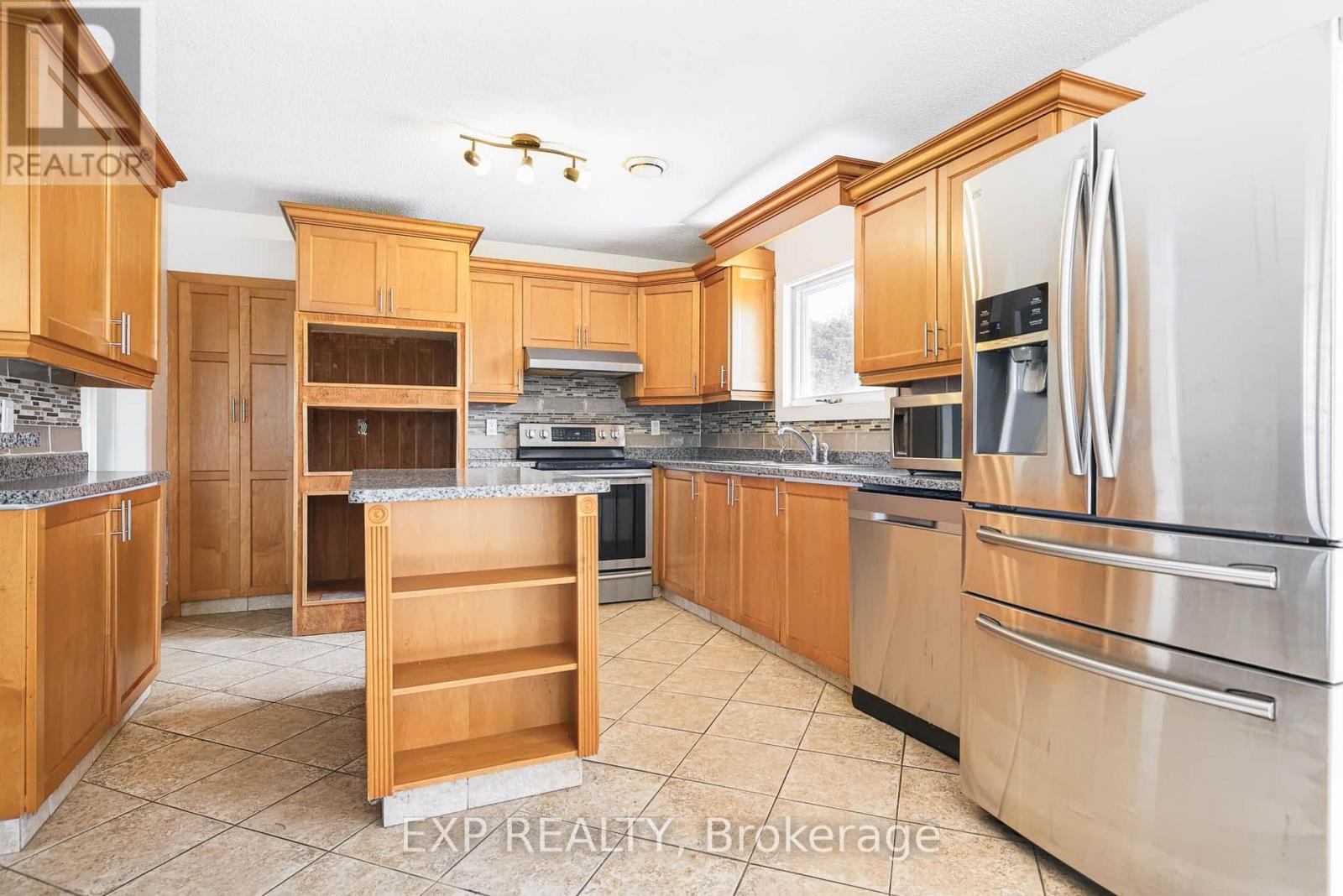 7389 BOUNDARY ROAD - 15