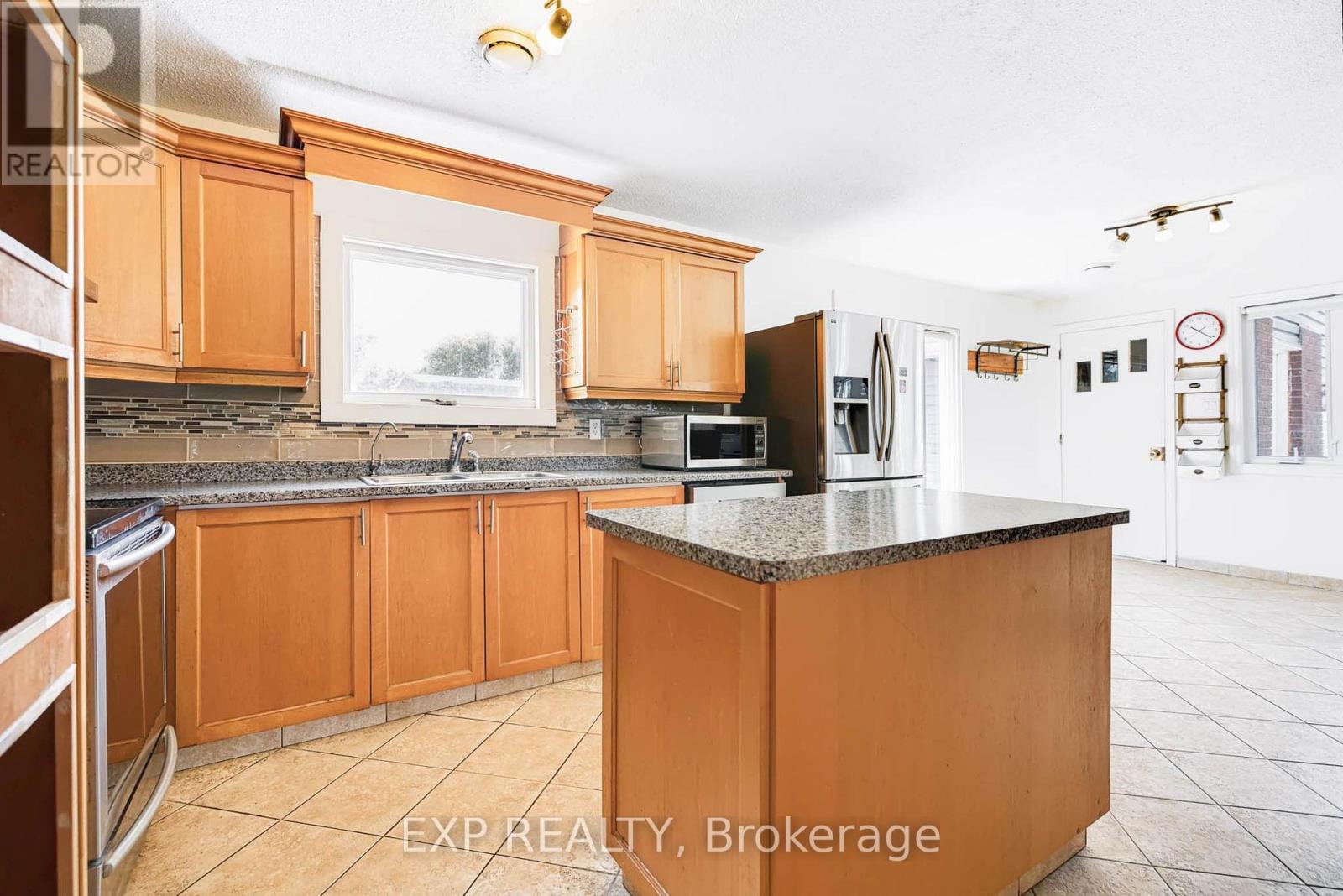 7389 BOUNDARY ROAD - 16