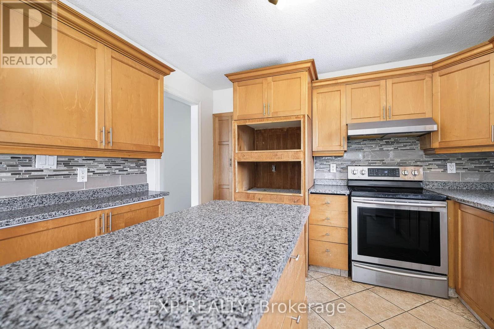 7389 BOUNDARY ROAD - 17