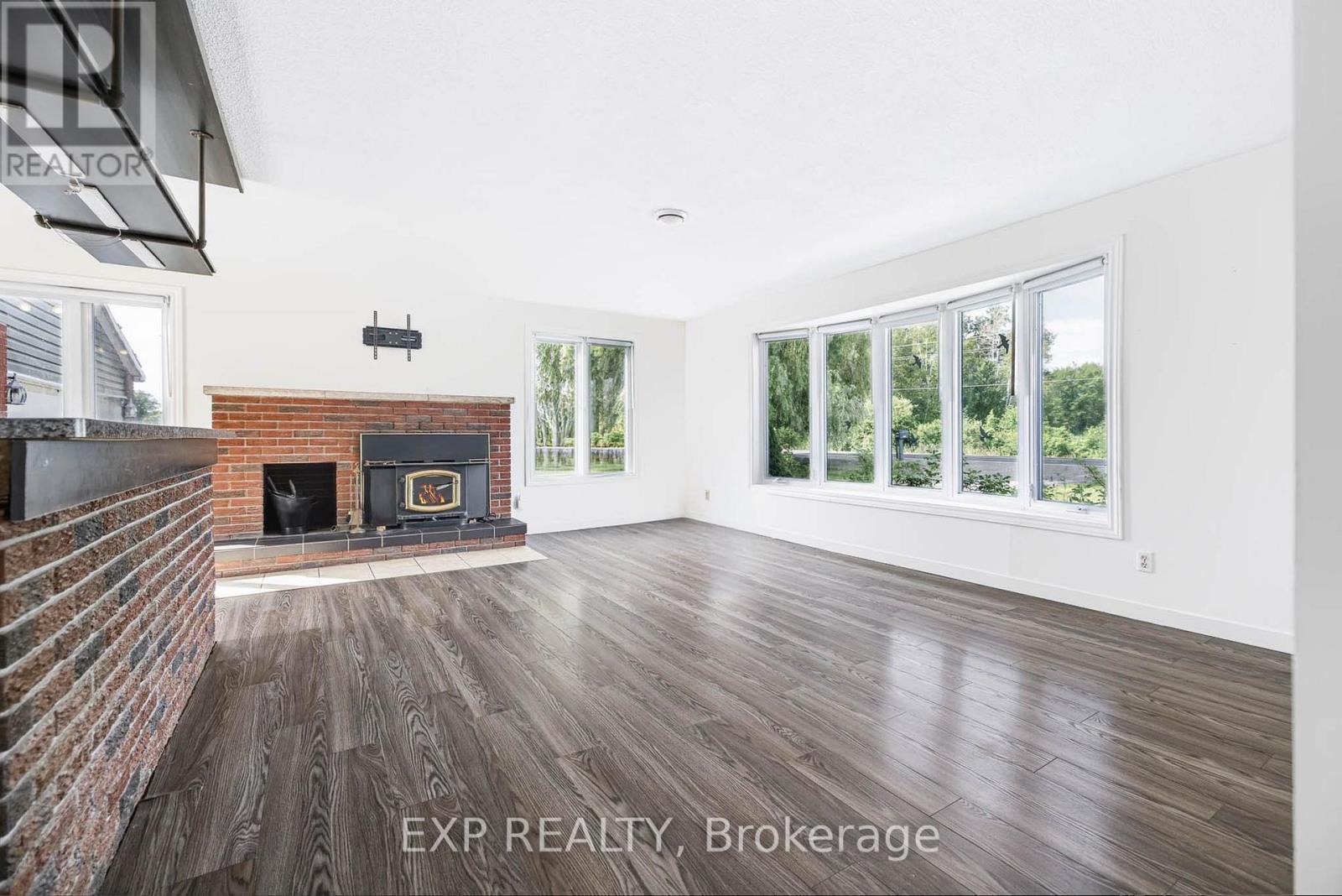 7389 BOUNDARY ROAD - 8