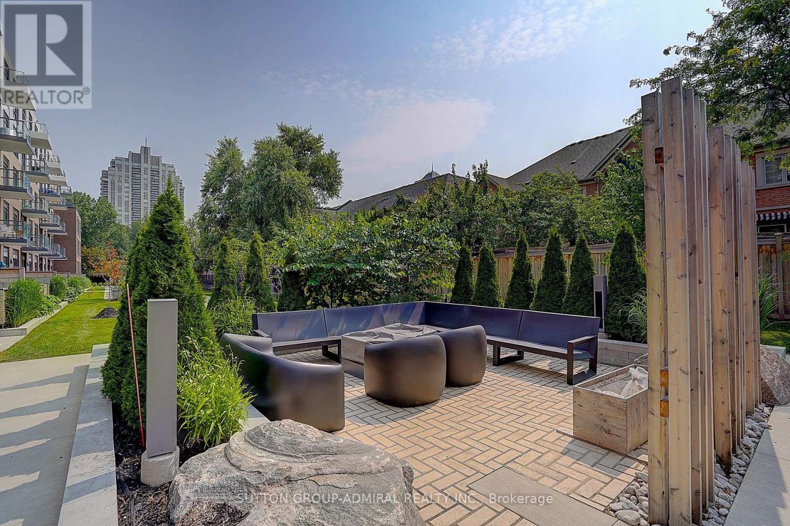 #712 8 BEVERLEY GLEN BOULEVARD - Image 44