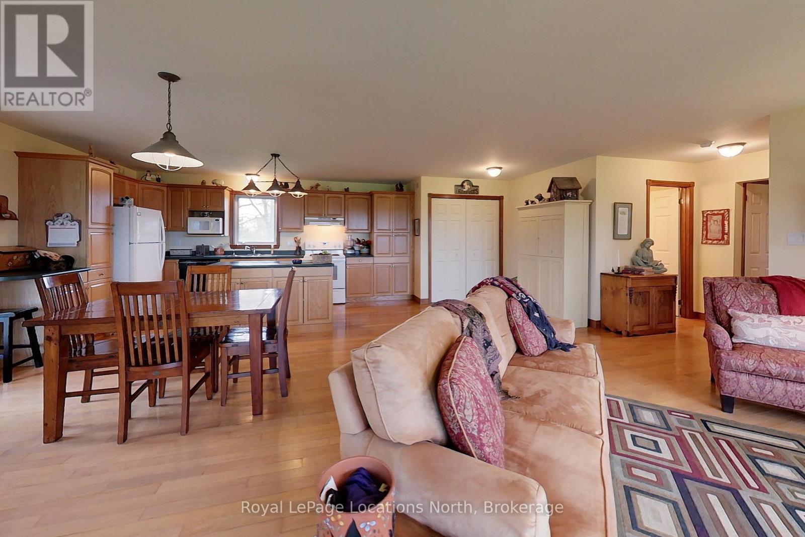 125552 13 SIDE ROAD - 18